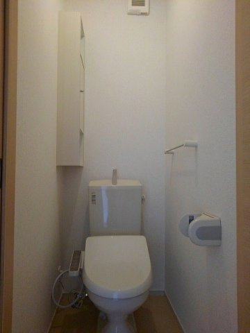 プリムローズ　南浜Ｂのトイレ|落ち着いた色調のトイレです