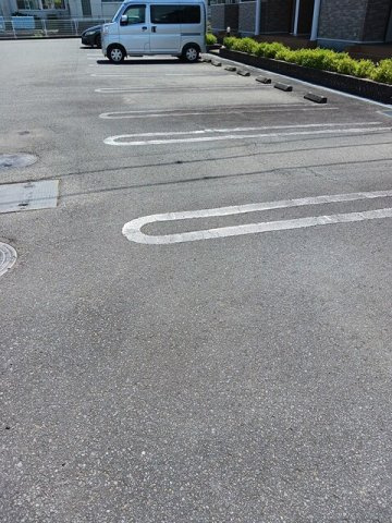 プリマベーラ　Ａの駐車場|駐車場完備です