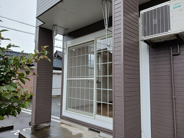 メゾンマキノの玄関