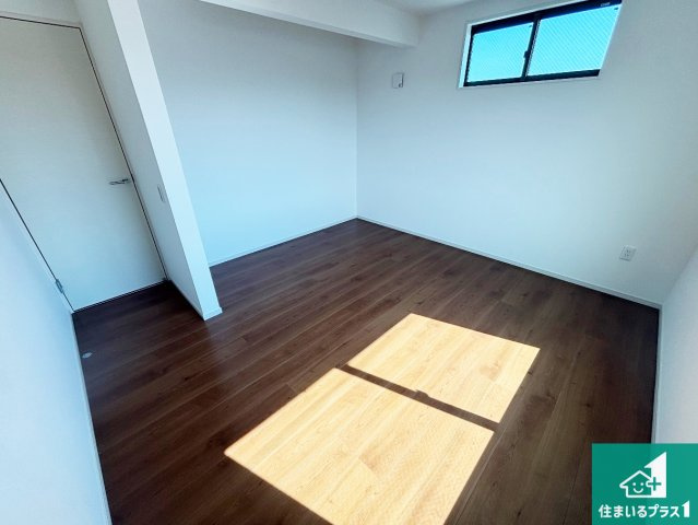 堺市堺区石津町　第1期　新築一戸建ての洋室|シンプルな洋室は、自分好みのインテリアが楽しめます♪ご家族とインテリアや家具を選びに行くのは物件購入時の醍醐味の一つです。ぜひお楽しみください♪