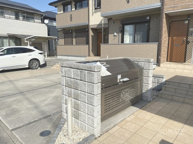 グランシャリオのその他共用部分|屋根付き駐輪スペース！　その1