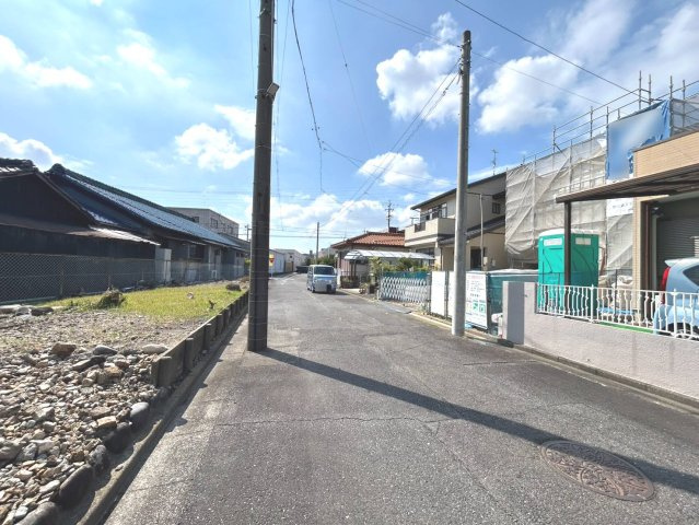 【商談中】ファーストタウン　一宮市第2馬見塚北出　全1区画分譲の前面道路含む現地写真|「現地（2026年9月1日）撮影」　
■前面道路　
■ヤマダ不動産　株式会社リライフ