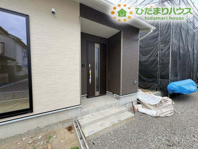 鴻巣市筑波第5　新築一戸建て　クレイドルガーデン　03の玄関