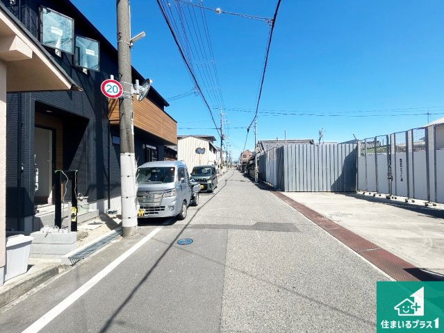 岸和田市岡山町　第1期　新築一戸建ての前面道路含む現地写真|周辺は落ち着いた街並みの住宅地！子育てがしやすい住環境です！まだ未完成ですが、現地でしかわからない事もございます。是非一度ご覧ください。