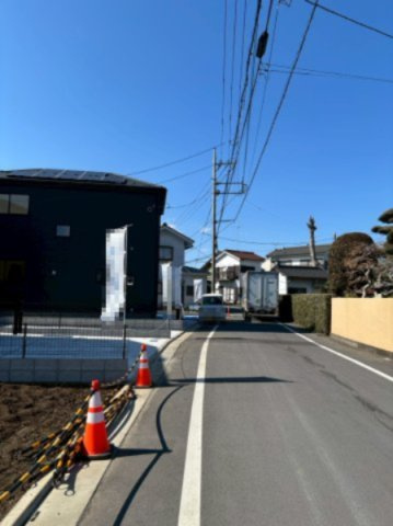 あきる野野辺第15　3号棟☆東秋留駅徒歩8分！の前面道路含む現地写真