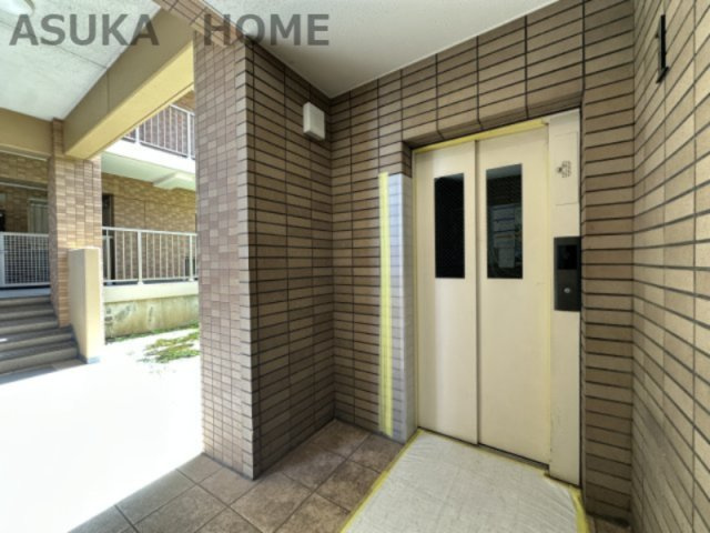 アリスガーデン横浜Ⅱ番館のその他共用部分|エレベータがございます。