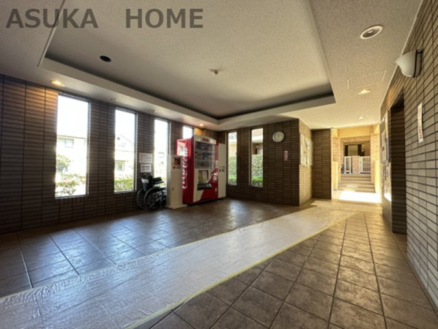 アリスガーデン横浜Ⅱ番館のエントランス|豪華なロビーです。