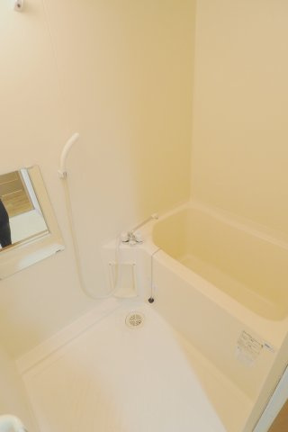 ルミエールA館の浴室