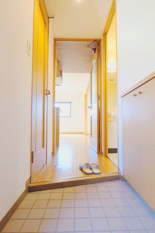 ルミエールA館の玄関