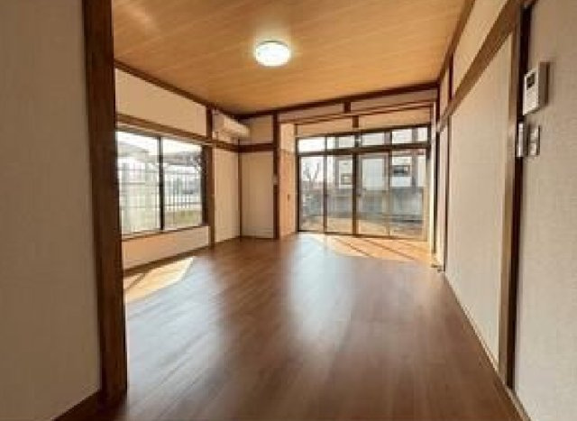 売戸建　小山市羽川の洋室