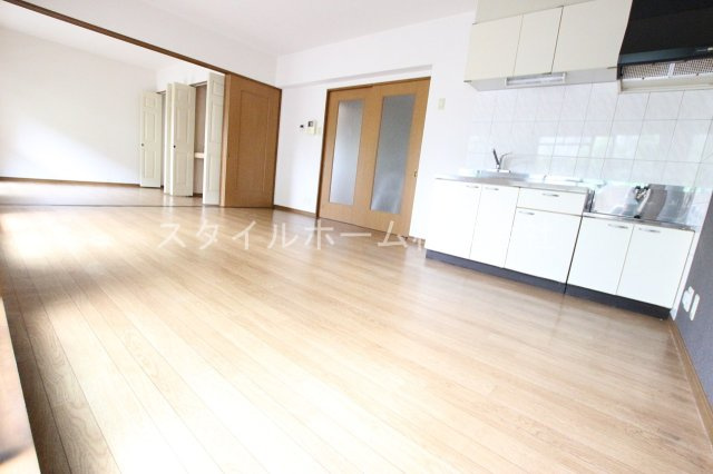 グランヒルズつつじが丘の居間・リビング