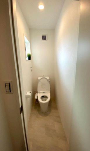 土佐市蓮池　中古一戸建てのトイレ|清潔感たっぷりのキレイなトイレです。