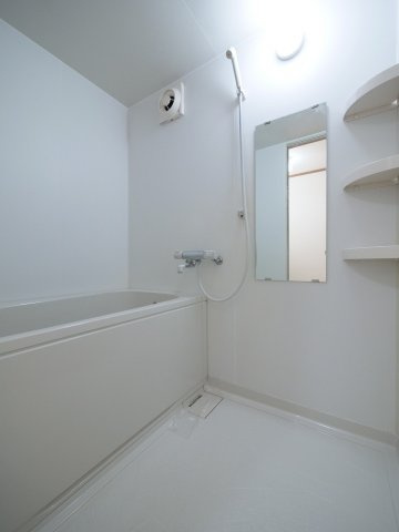 Thrive田町の浴室|※写真は別の部屋のものです。