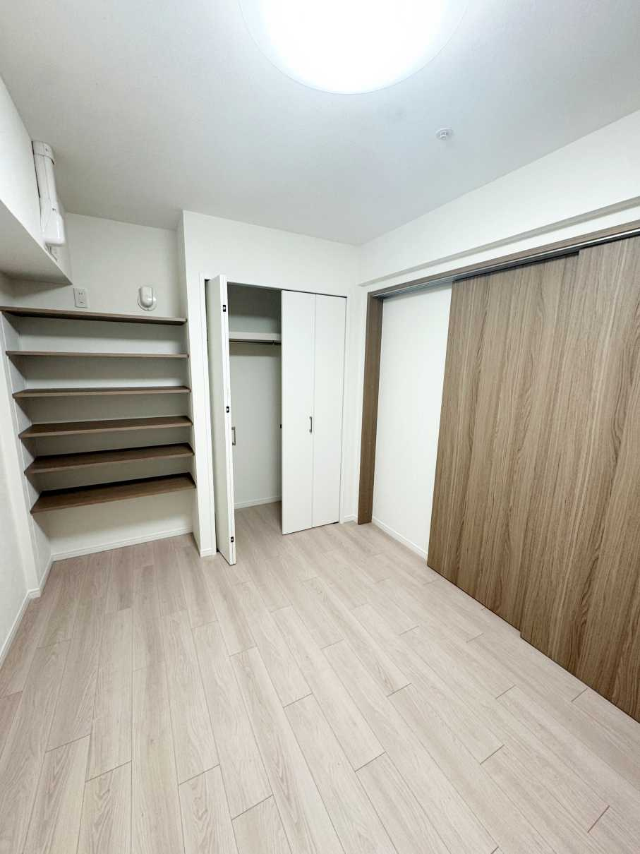 グランベルフォーシーズンズタワーの洋室