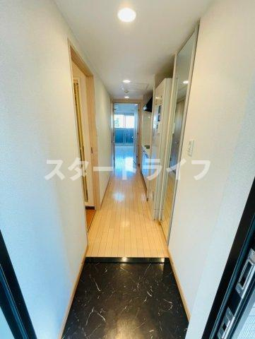 大阪市東淀川区東中島５丁目の賃貸マンションの玄関