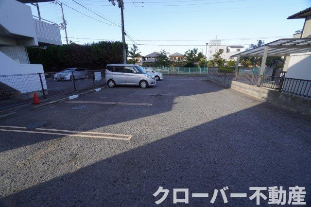 セトメゾンの駐車場