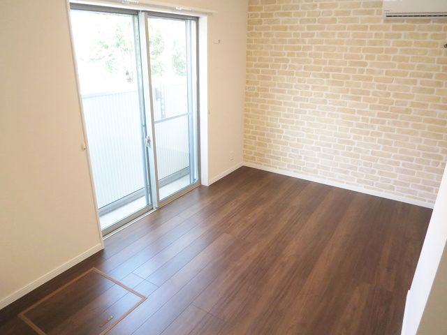 アパートメント新小岩Ａ棟の居間・リビング|洋室7.4帖はこちら！！