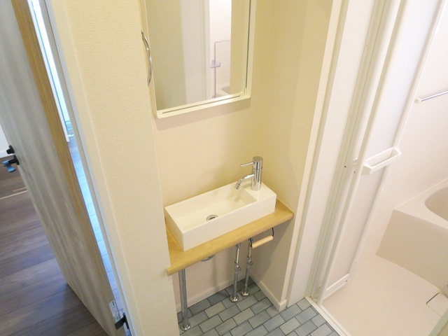 アパートメント新小岩Ａ棟の洗面所|洗面台完備！！