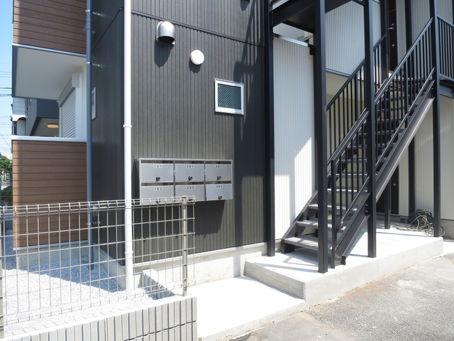 アパートメント新小岩Ａ棟のエントランス|入口部分です。