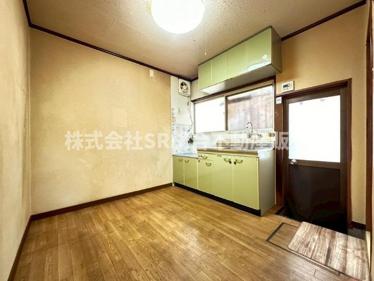 南四条町中古戸建のキッチン|リフォームプランのご提案・住宅ローンとセットでリフォームローンも組ませて頂きますので安心です。