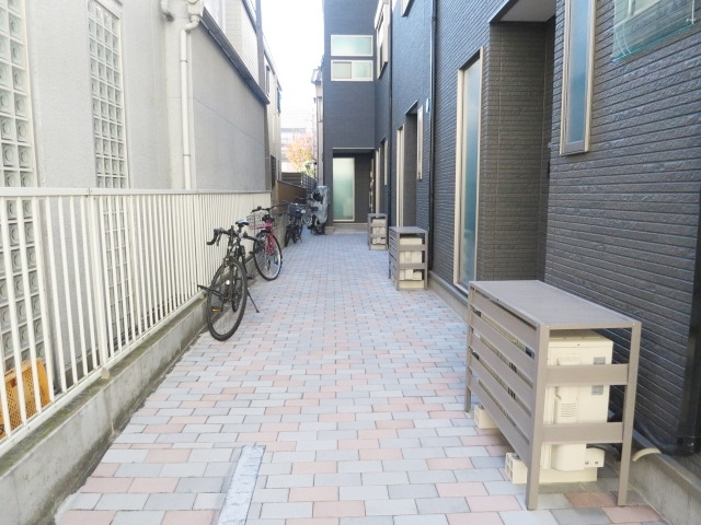 Ｃｏｓｍｏーｌｕｘ赤羽のエントランス|こちらが入口です☆