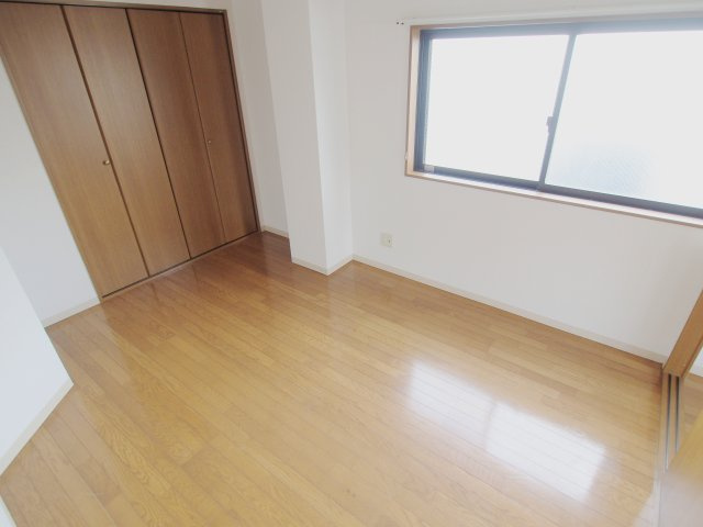 リャノス南本町の洋室