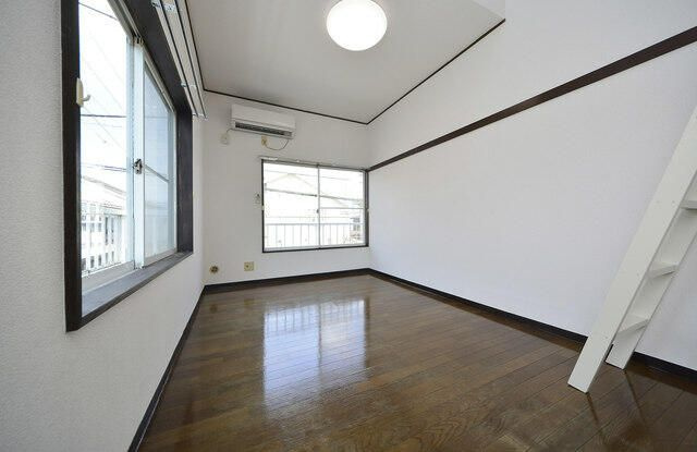 相模原市南区栄町のアパートの寝室