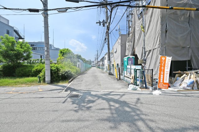 リーブルガーデン藤ノ木3丁目新築一戸建て│2SLDK+駐車1台可の前面道路含む現地写真|設計性能評価＋建設性能評価をW取得。
詳しくはお気軽にお問い合わせください。
