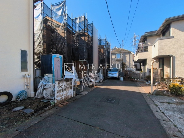 【前面道路含む現地写真】 | 日当たりの良いお家は嬉しいですよね。それぞれ価値観が分かれる箇所です、実際に内覧して日当たりの心地よさをご体感下さいね♪