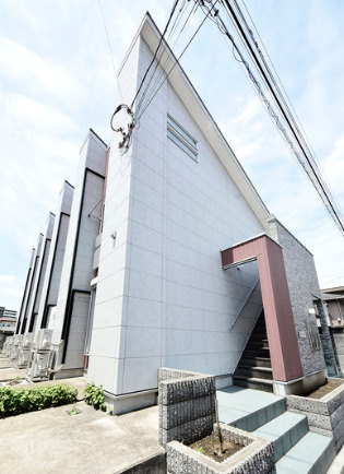 中野区江古田３丁目のアパートのエントランス
