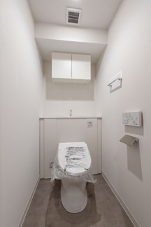 【トイレ】 | ラ・カーサ広尾 | ※写真は同タイプ住戸です。