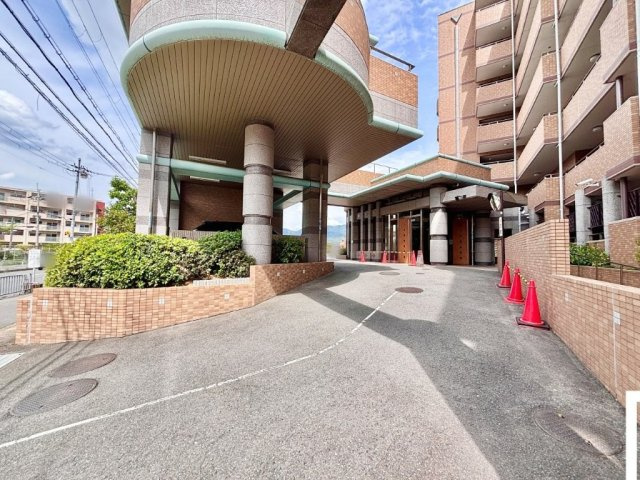 クレステージ桃山のエントランス