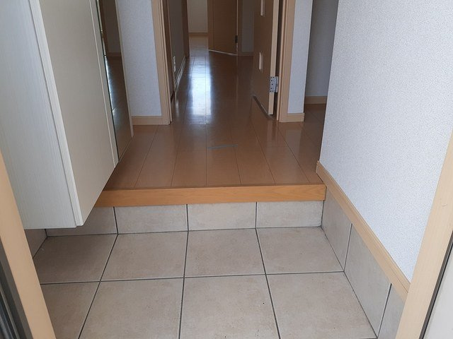 ブラン・リヴィエ－ル　Ⅱの玄関