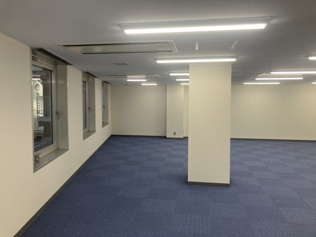 スギタビルのロビー
