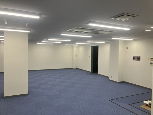 スギタビルのロビー
