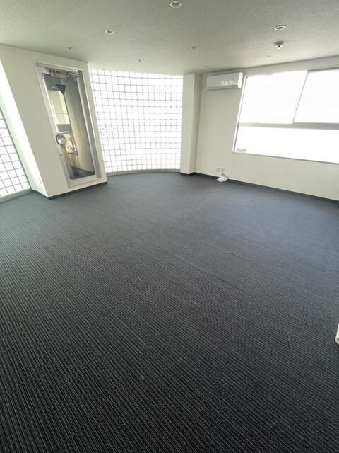 ＡＭＤビルの内装