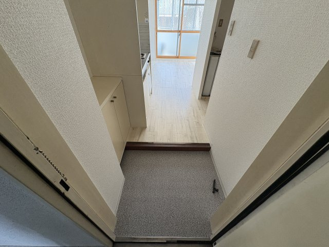 メゾンピアYUKYUの玄関
