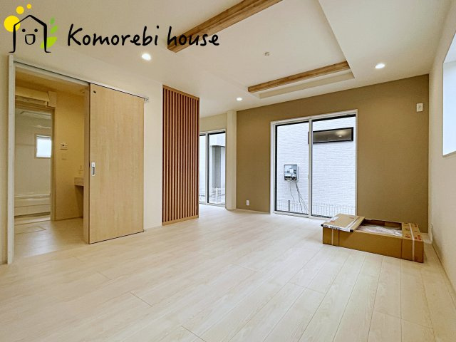 北本市中丸7丁目　新築一戸建て　ブルーミングガーデン　01の居間・リビング|26.6.22　撮影済み