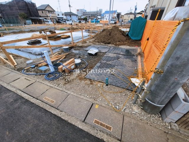 北本市中丸7丁目　新築一戸建て　ブルーミングガーデン　01の駐車場|撮影：'26/03/18