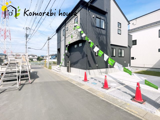 北本市中丸7丁目　新築一戸建て　ブルーミングガーデン　01の前面道路含む現地写真|26.7.11　撮影済み