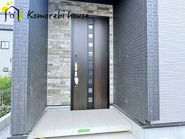 北本市中丸7丁目　新築一戸建て　ブルーミングガーデン　01の玄関|26.6.22　撮影済み