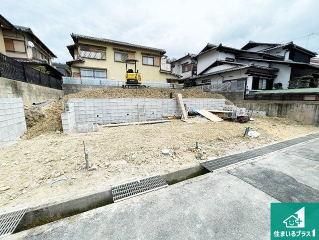 大津市稲葉台　第3期　新築一戸建ての前面道路含む現地写真|周辺は落ち着いた街並みの住宅地！子育てがしやすい住環境です！まだ未完成ですが、現地でしかわからない事もございます。是非一度ご覧ください。