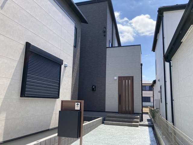 伊奈町寿４丁目　新築分譲住宅全２棟の外観