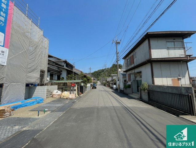 大津市稲葉台　第3期　新築一戸建ての前面道路含む現地写真|周辺は落ち着いた街並みの住宅地！子育てがしやすい住環境です！まだ未完成ですが、現地でしかわからない事もございます。是非一度ご覧ください。