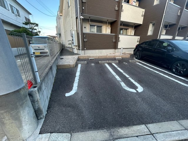 アイビーコート山崎の駐車場