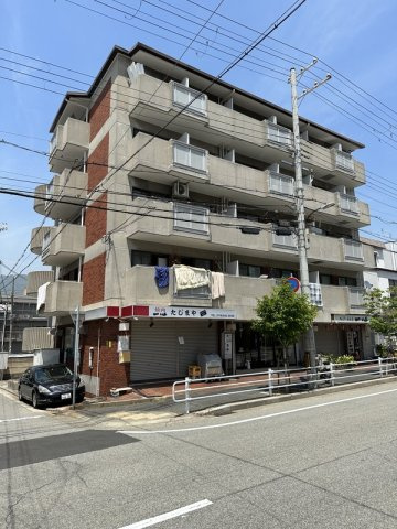 石屋川ロイヤルハイツのエントランス