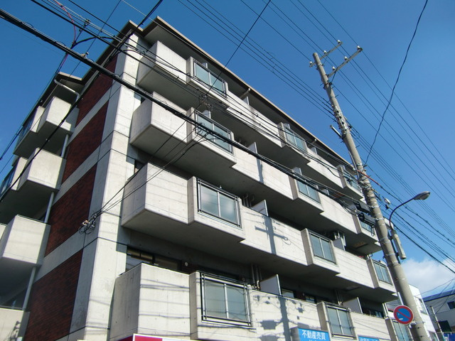 石屋川ロイヤルハイツの外観
