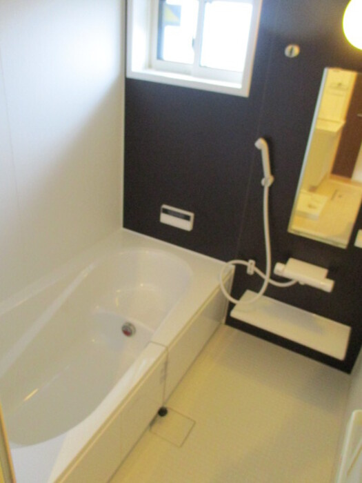 パドレ・ヘップの浴室|日々の疲れを癒すお風呂付です