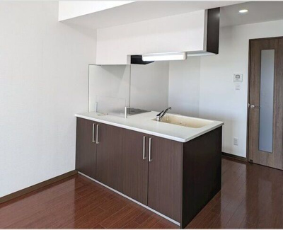 【居間・リビング】 | Premium Hills Place | ※現状を優先とします（内装設備が異なる場合がございます）
※同建物別室参考写真