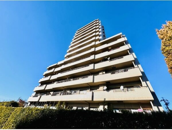 グローリアスタウン聖心弐番館の外観